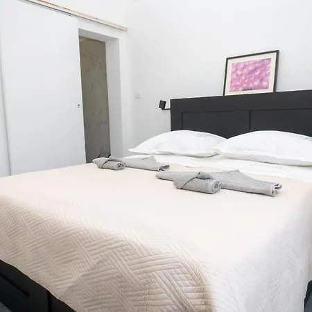 Apartment A2 S Vlastitim Bazenom Trogir